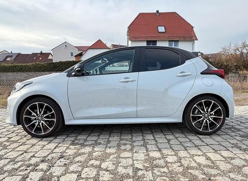 Gebraucht Toyota Yaris Sport 116 PS (85 kW) 2023 Grau Kleinwagen