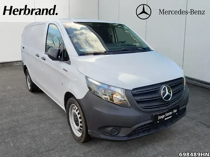 Używany Mercedes e-Vito 85 kW (116 KM) 2024 Biały Van