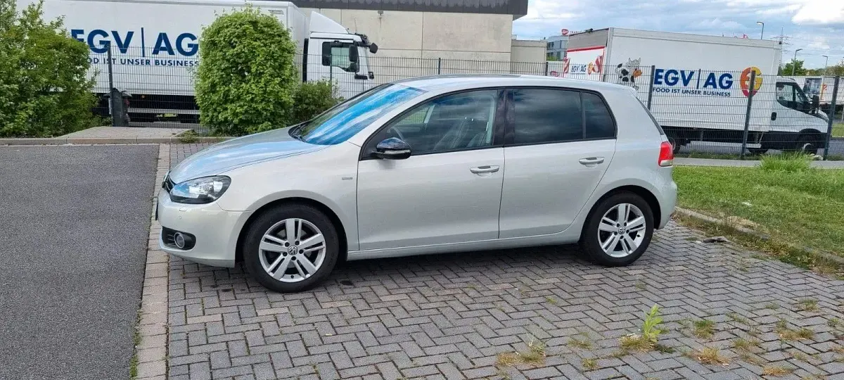 Używany VW Golf VII Match 86 KM (63 kW) 2012 Szary Sedan/Limuzyna