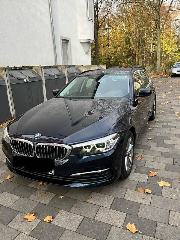 Gebraucht BMW 530 265 PS (194 kW) 2019 Blau Kombi