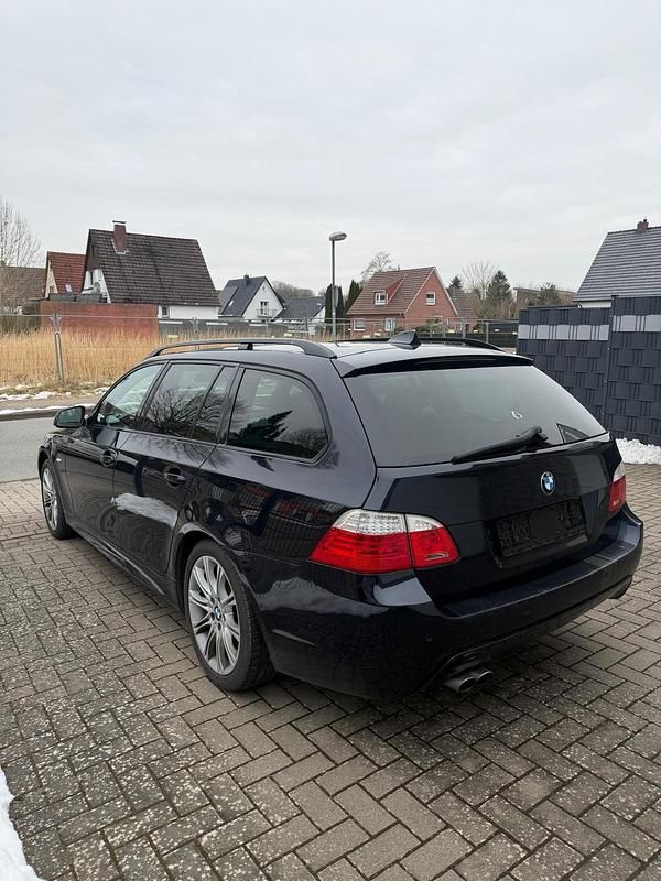 Gebraucht BMW 530 235 PS (172 kW) 2009 Blau Kombi