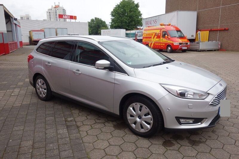 Gebraucht Ford Focus Titanium 125 PS (91 kW) 2018 Silber Limousine