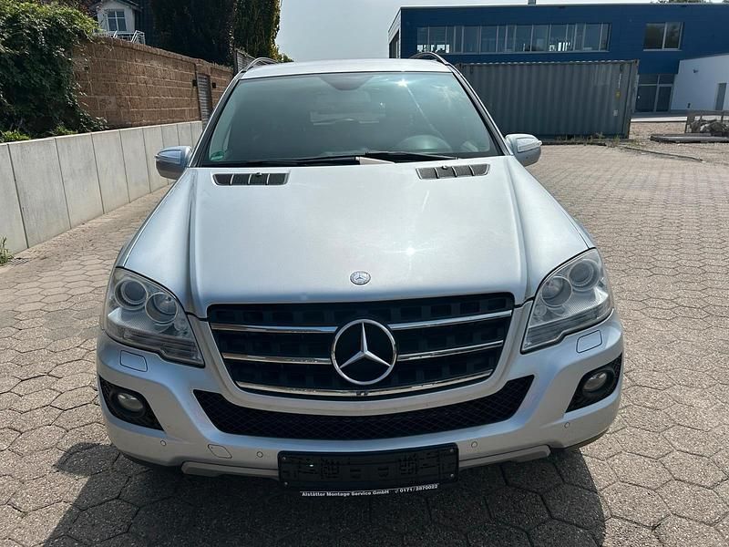 Silber Gebraucht 2009 Mercedes ML320 SUV | 7.500 € - Bild 1/4