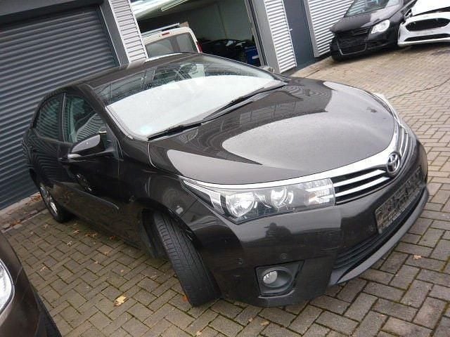 Gebraucht Toyota Corolla Edition 90 PS (66 kW) 2016 Braun Limousine
