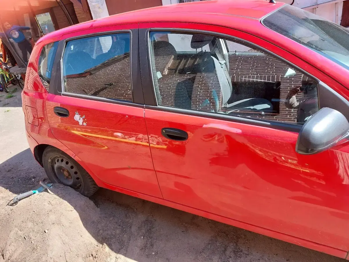 Używany Chevrolet Aveo LTZ 101 KM (74 kW) 2011 Czerwony Hatchback