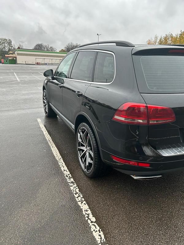 Gebraucht VW Touareg 204 PS (150 kW) 2011 Schwarz SUV