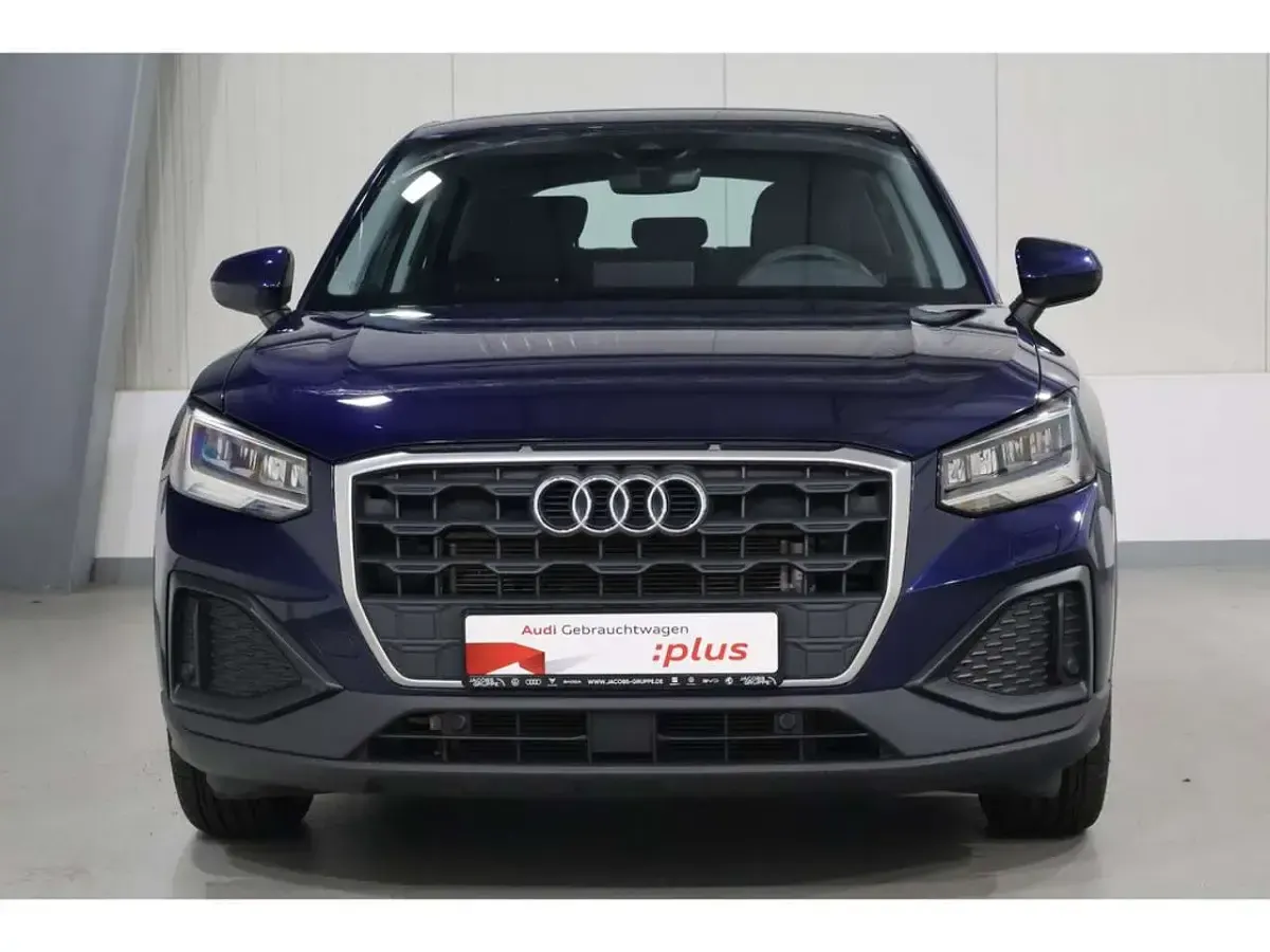Gebraucht Audi Q2 Comfort 150 PS (110 kW) 2023 Navarrablau metallic SUV