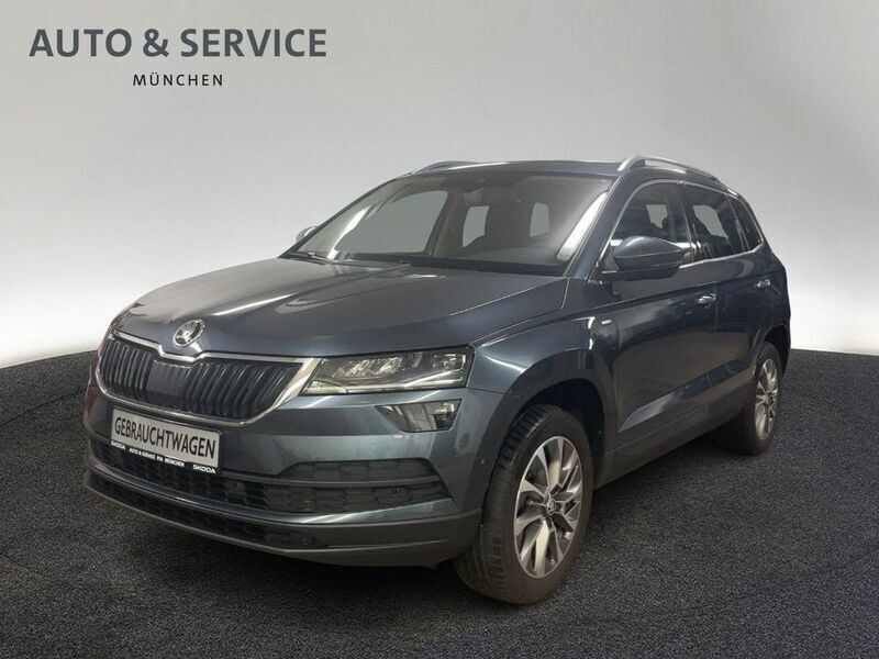 Quarzgrau metallic met. Gebraucht 2022 Skoda Karoq Clever SUV | 25.960 € (Fairer Preis) - Bild 1/4