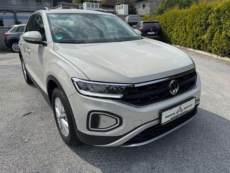 Gebraucht VW T-Roc Life 110 PS (80 kW) 2023 Grau SUV