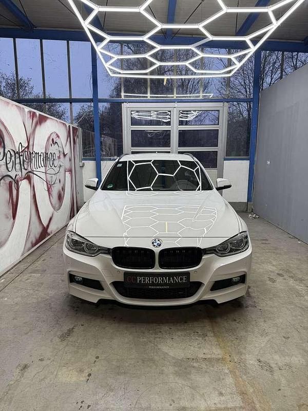 Gebraucht BMW 320 M Sport 190 PS (139 kW) 2019 Weiß Kombi