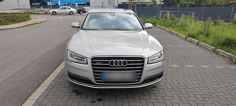 Grau Gebraucht 2014 Audi A8 Ambiente Limousine | 21.200 € (Guter Preis) - Bild 1/4