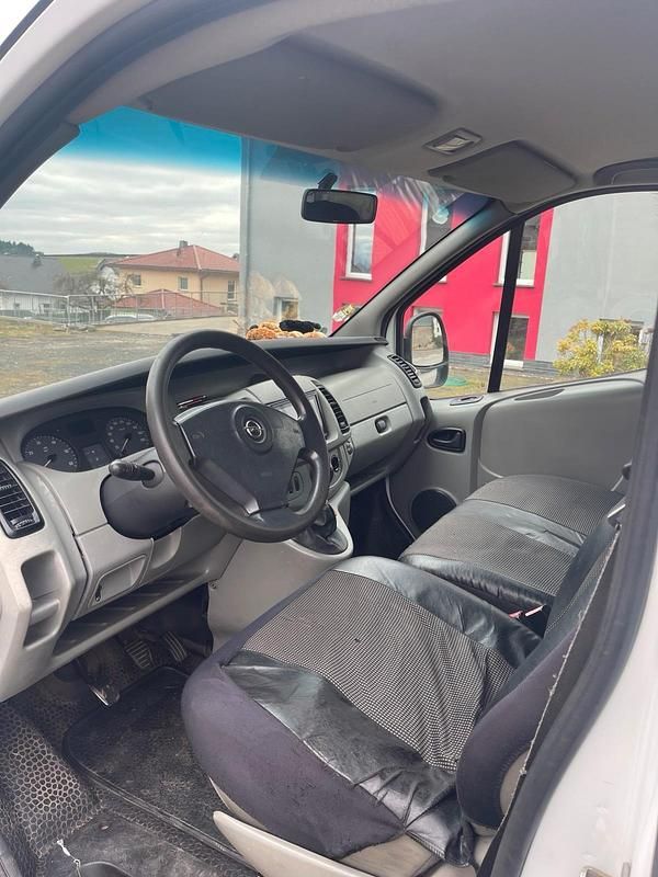 Gebraucht Opel Vivaro 100 PS (73 kW) 2005 Weiß Van / Kleinbus