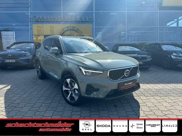 Gebraucht Volvo XC40 Core 163 PS (119 kW) 2024 Sage green metallic SUV