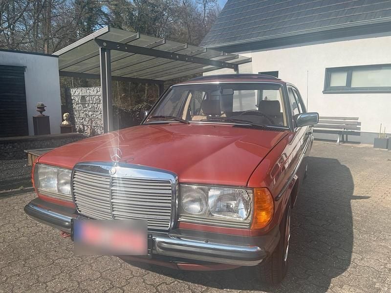 Gebraucht Mercedes 200 109 PS (80 kW) 1982 Limousine