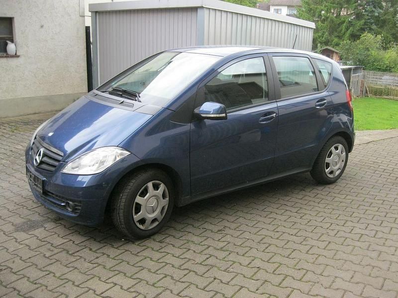 Blau Gebraucht 2012 Mercedes A160 Limousine | 4.400 € (Superpreis) - Bild 1/4