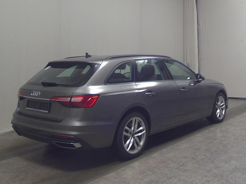 Gebraucht Audi A4 163 PS (119 kW) 2021 Grau Kombi