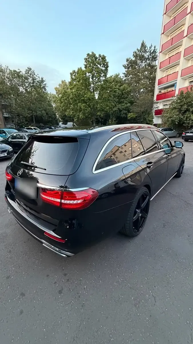 Gebraucht Mercedes E350 258 PS (189 kW) 2018 Schwarz Kombi