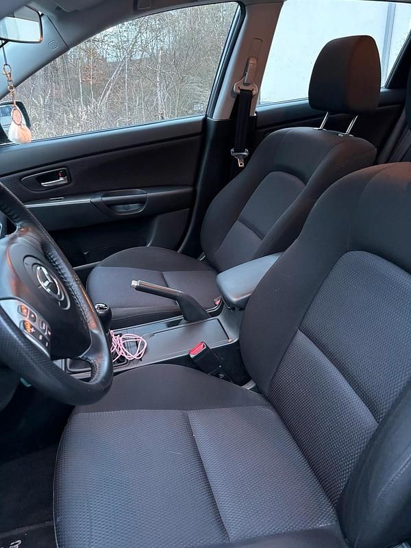 Używany Mazda 3 105 KM (77 kW) 2008 Szary Hatchback