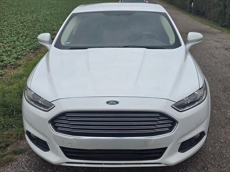 Weiß Gebraucht 2016 Ford Mondeo Kombi | 7.500 € (Teuer) - Bild 1/4