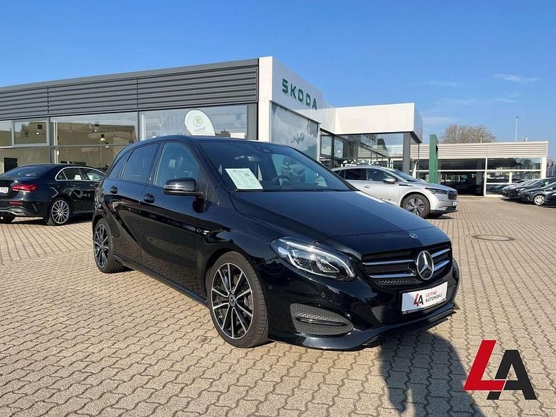 Gebraucht Mercedes B250 Urban 211 PS (155 kW) 2018 Metalliclack (schwarz Kleinwagen