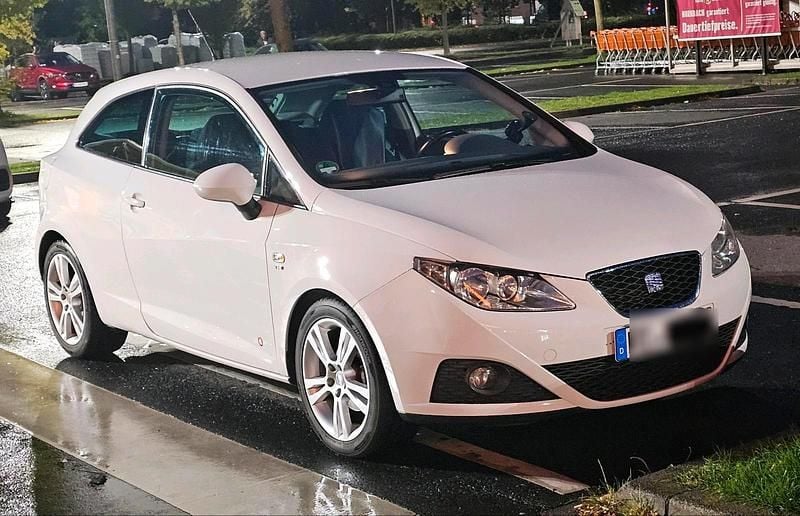 Weiß Gebraucht 2011 Seat Ibiza Copa Kleinwagen | 3.990 € (Etwas zu teuer) - Bild 1/4