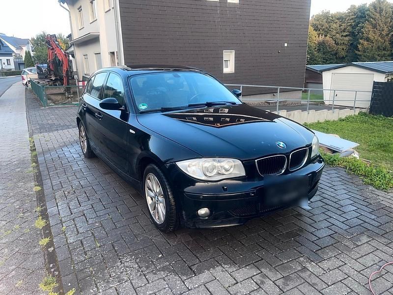 Schwarz Gebraucht 2004 BMW 120 Kleinwagen | 1.750 € (Superpreis) - Bild 1/4