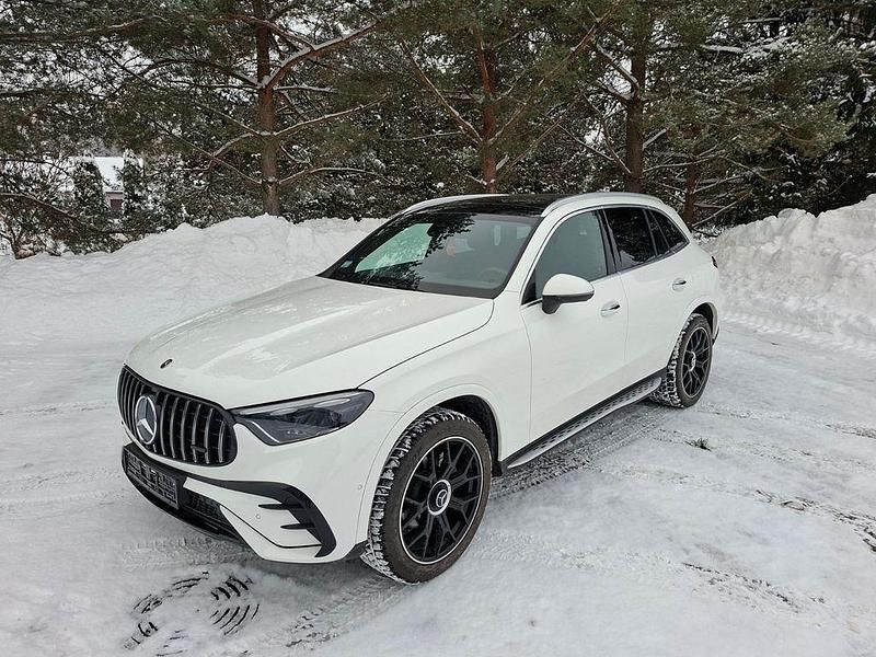 Gebraucht Mercedes GLC300 AMG 258 PS (189 kW) 2024 Weiß SUV