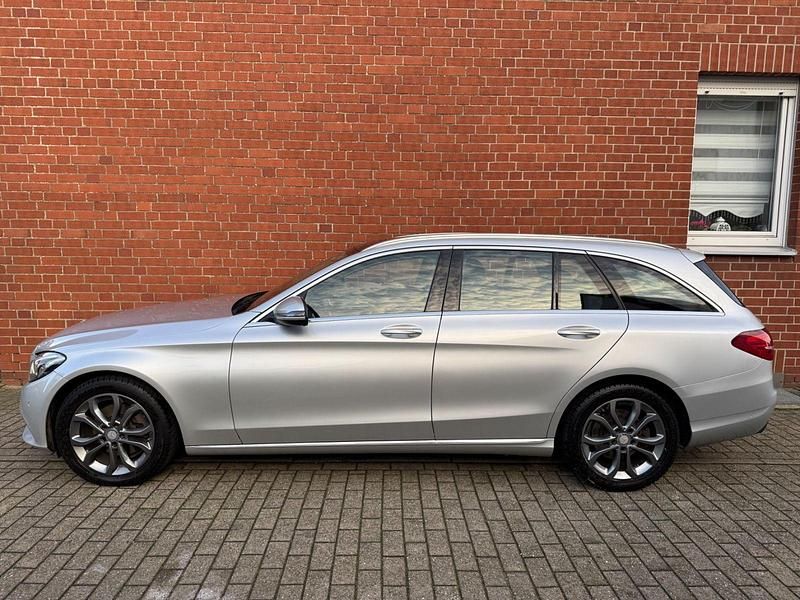 Silber Gebraucht 2016 Mercedes C220 Kombi | 14.750 € (Fairer Preis) - Bild 1/4