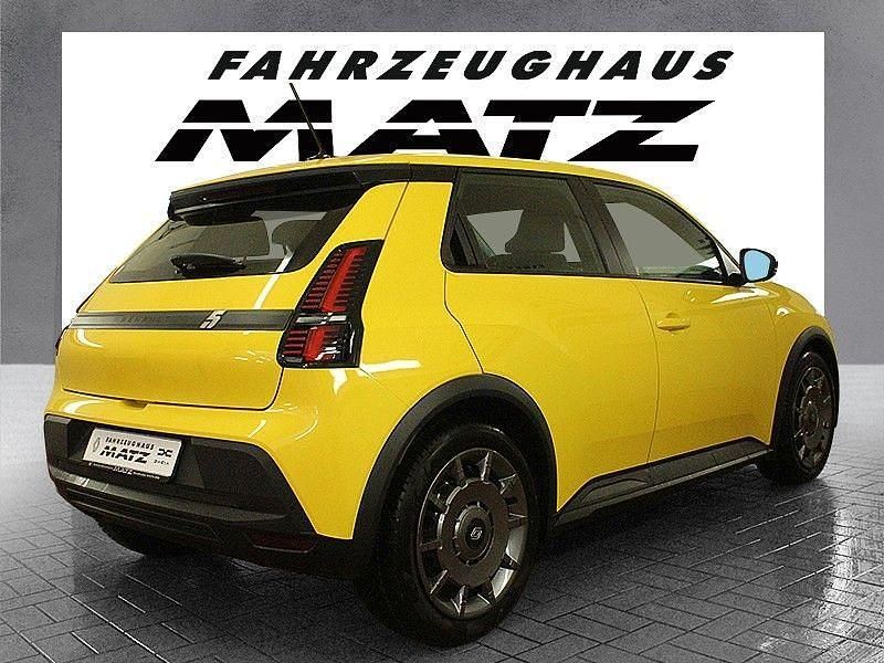 Neu Renault 5 E-Tech Urban 88 kW (120 PS) 2025 Grün Limousine