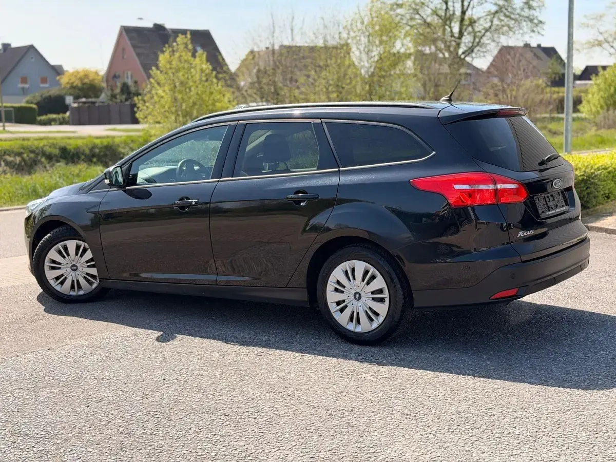 Gebraucht Ford Focus Business Edition 120 PS (88 kW) 2017 Schwarz Kombi