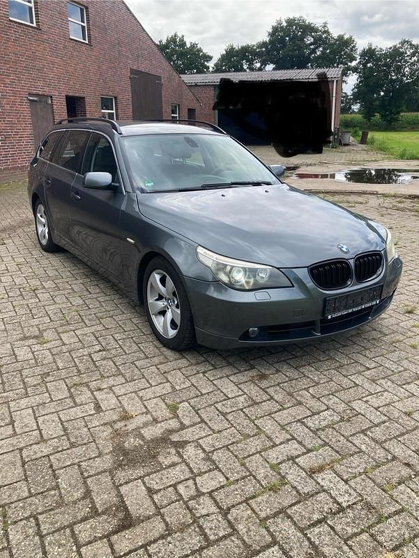 Grau Gebraucht 2006 BMW 525 Kombi | 1.999 € (Superpreis) - Bild 1/4