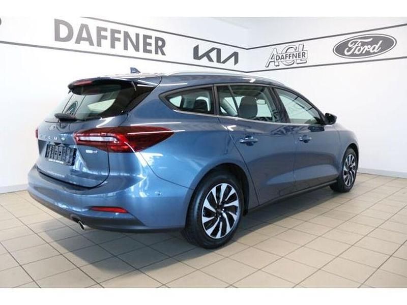 Gebraucht Ford Focus Titanium 155 PS (114 kW) 2023 Blau Limousine