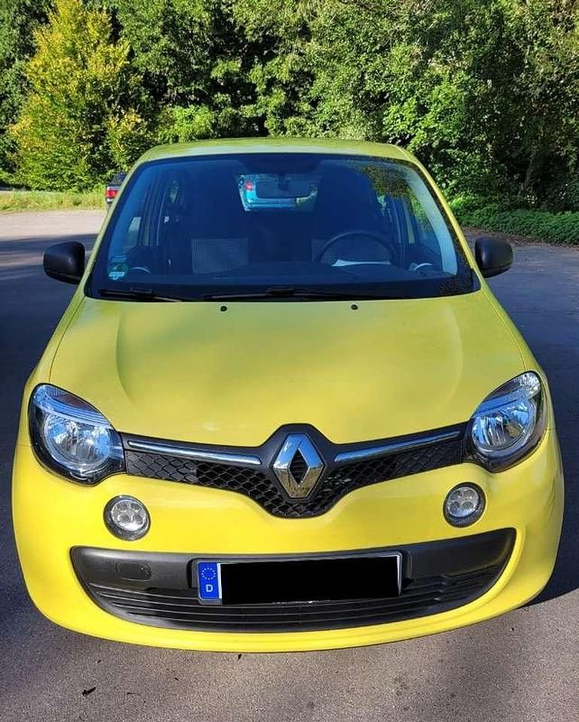 Gelb Gebraucht 2015 Renault Twingo SE Kleinwagen | 5.990 € (Etwas zu teuer) - Bild 1/4