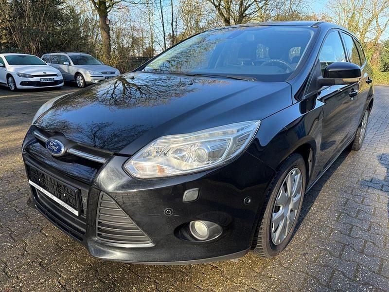 Schwarz Gebraucht 2014 Ford Focus Trend Kombi | 4.400 € (Guter Preis) - Bild 1/4