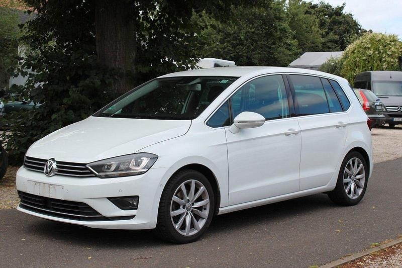 Gebraucht VW Golf VII Highline 150 PS (110 kW) 2015 Weiß Kleinwagen