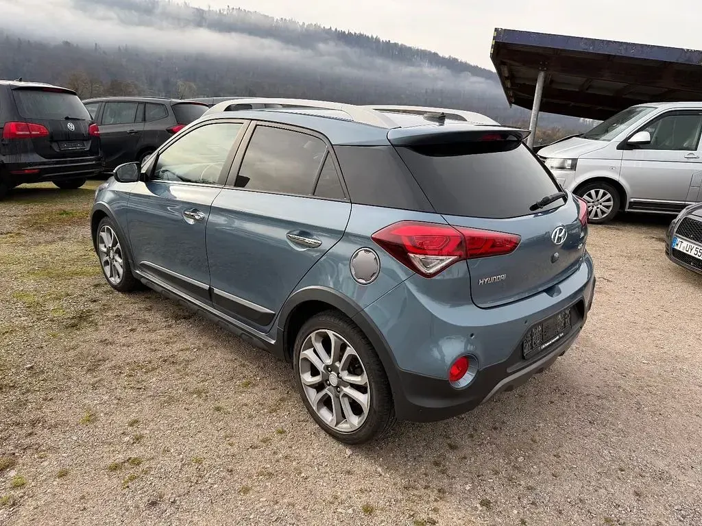 Gebraucht Hyundai i20 Active 120 PS (88 kW) 2017 Blau Limousine
