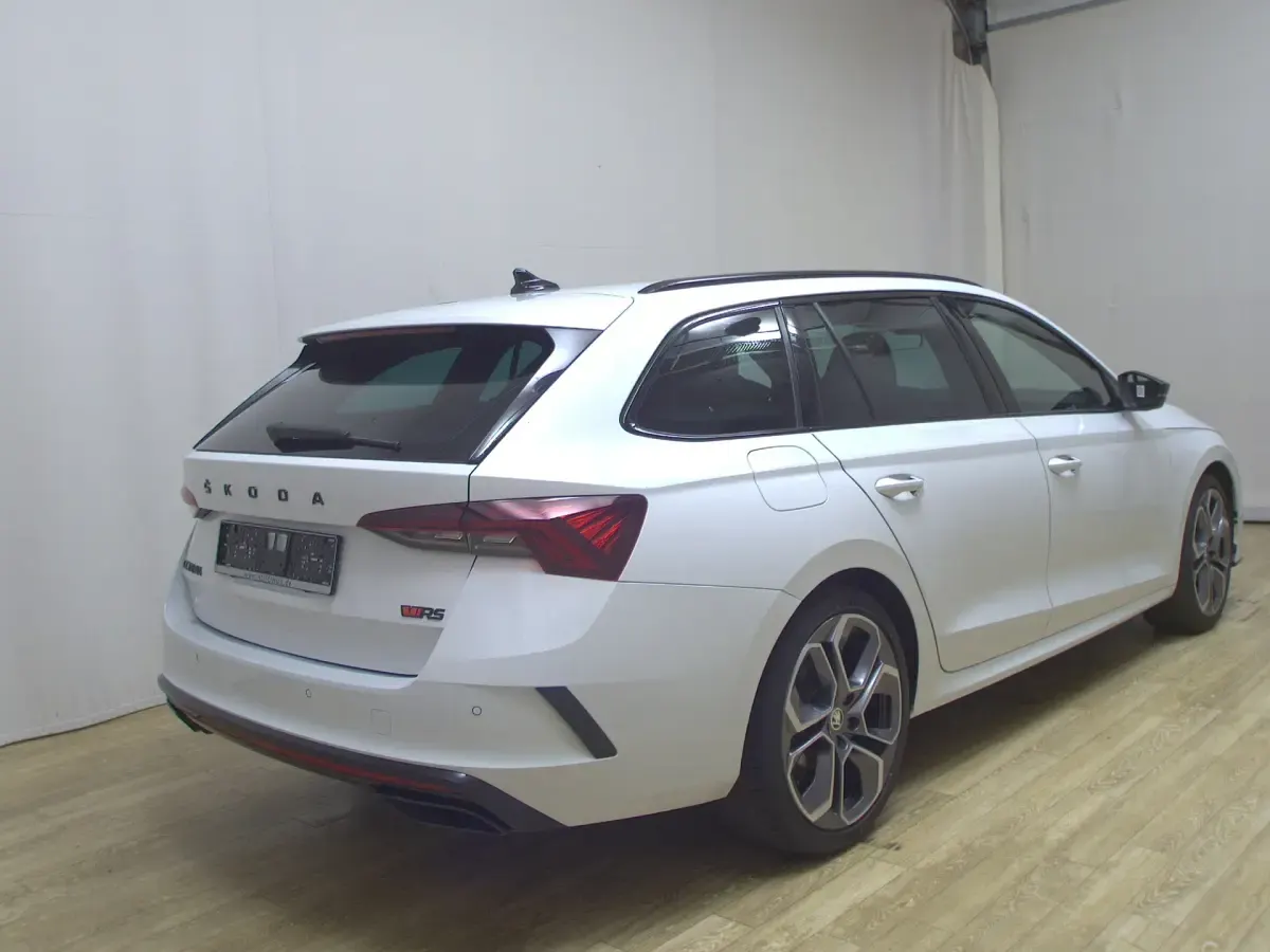Gebraucht Skoda Octavia RS 200 PS (147 kW) 2023 Weiss Kombi