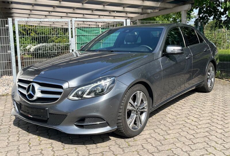 Grau Gebraucht 2015 Mercedes E250 Avantgarde Limousine | 13.990 € (Guter Preis) - Bild 1/4