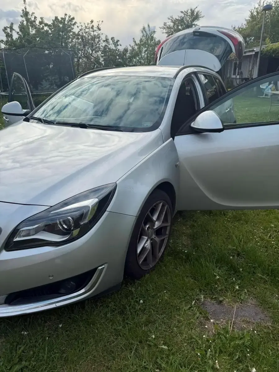 Gebraucht Opel Insignia 120 PS (88 kW) 2014 Silber Kombi