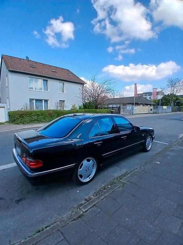 Gebraucht Mercedes E430 279 PS (205 kW) 1997 Schwarz Limousine