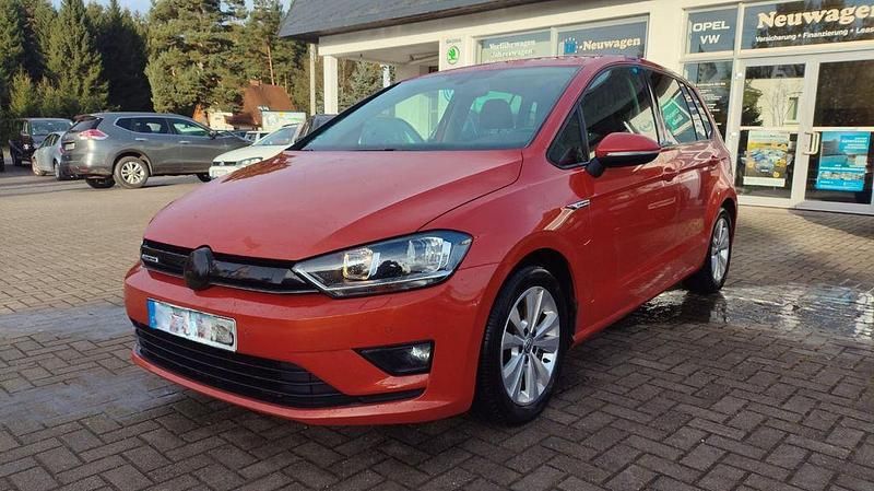 Orange Gebraucht 2015 VW Golf Sportsvan Comfortline Van / Kleinbus | 6.990 € (Fairer Preis) - Bild 1/4