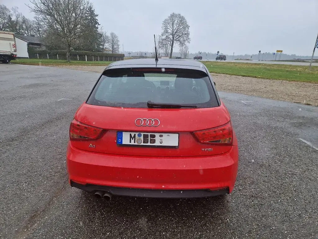 Gebraucht Audi A1 Sportback 125 PS (91 kW) 2015 Rot Kleinwagen