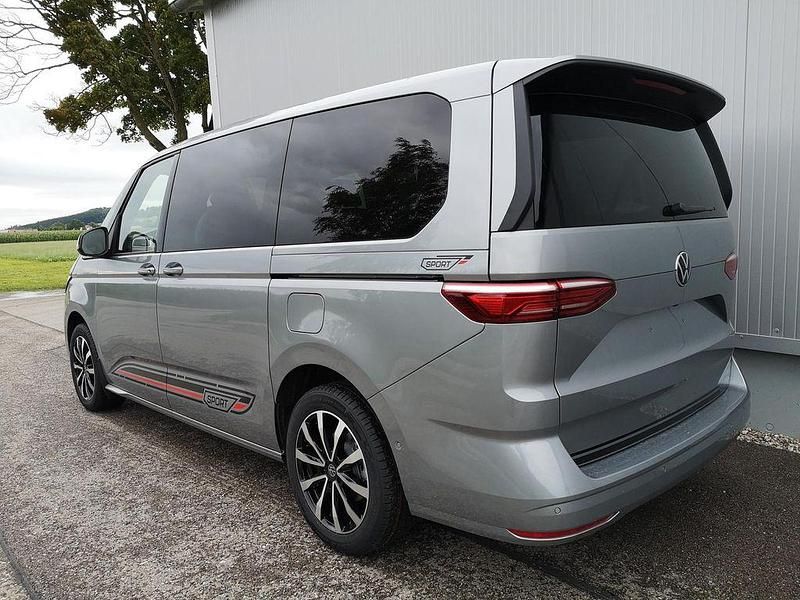 Nowe VW Multivan Sportline 150 KM (110 kW) 2025 Srebrny Minivan