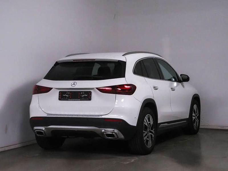 Gebraucht Mercedes GLA220 Progressive 190 PS (139 kW) 2024 Polarweiß SUV
