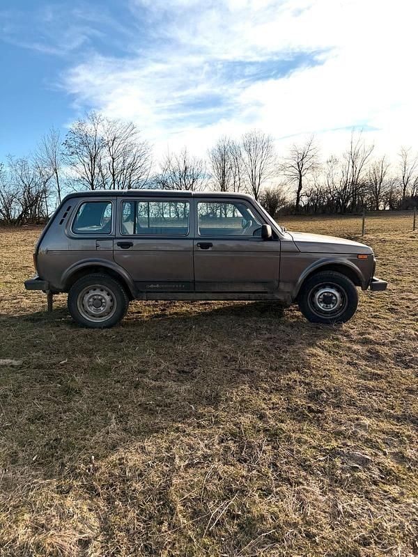 Second-hand Lada niva 83 CP (61 kW) 2018 Maro SUV