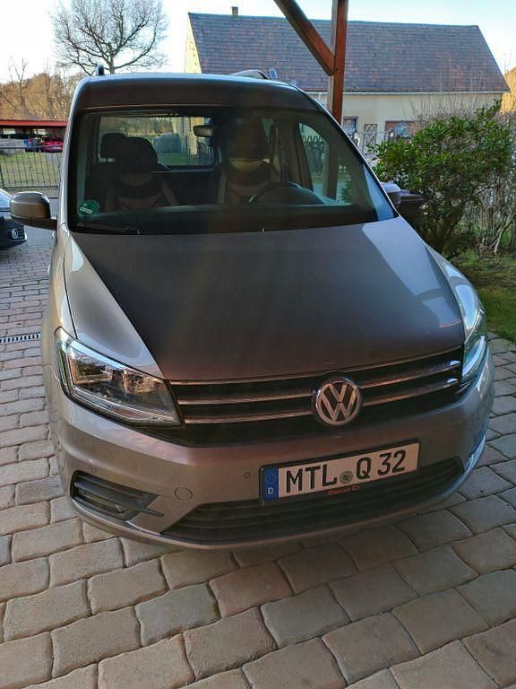 Beige Gebraucht 2018 VW Caddy Comfortline Van / Kleinbus | 31.000 € - Bild 1/4