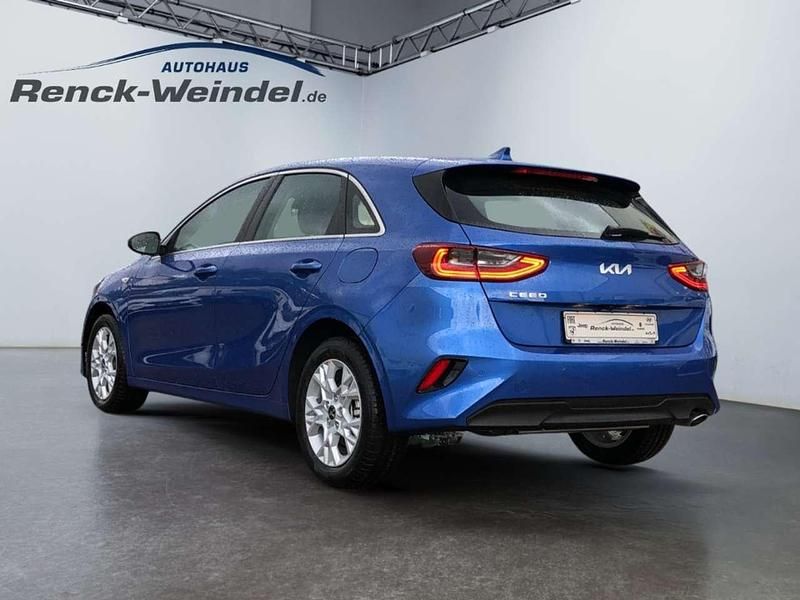 Gebraucht Kia Ceed Vision 101 PS (74 kW) 2024 Blau Kleinwagen