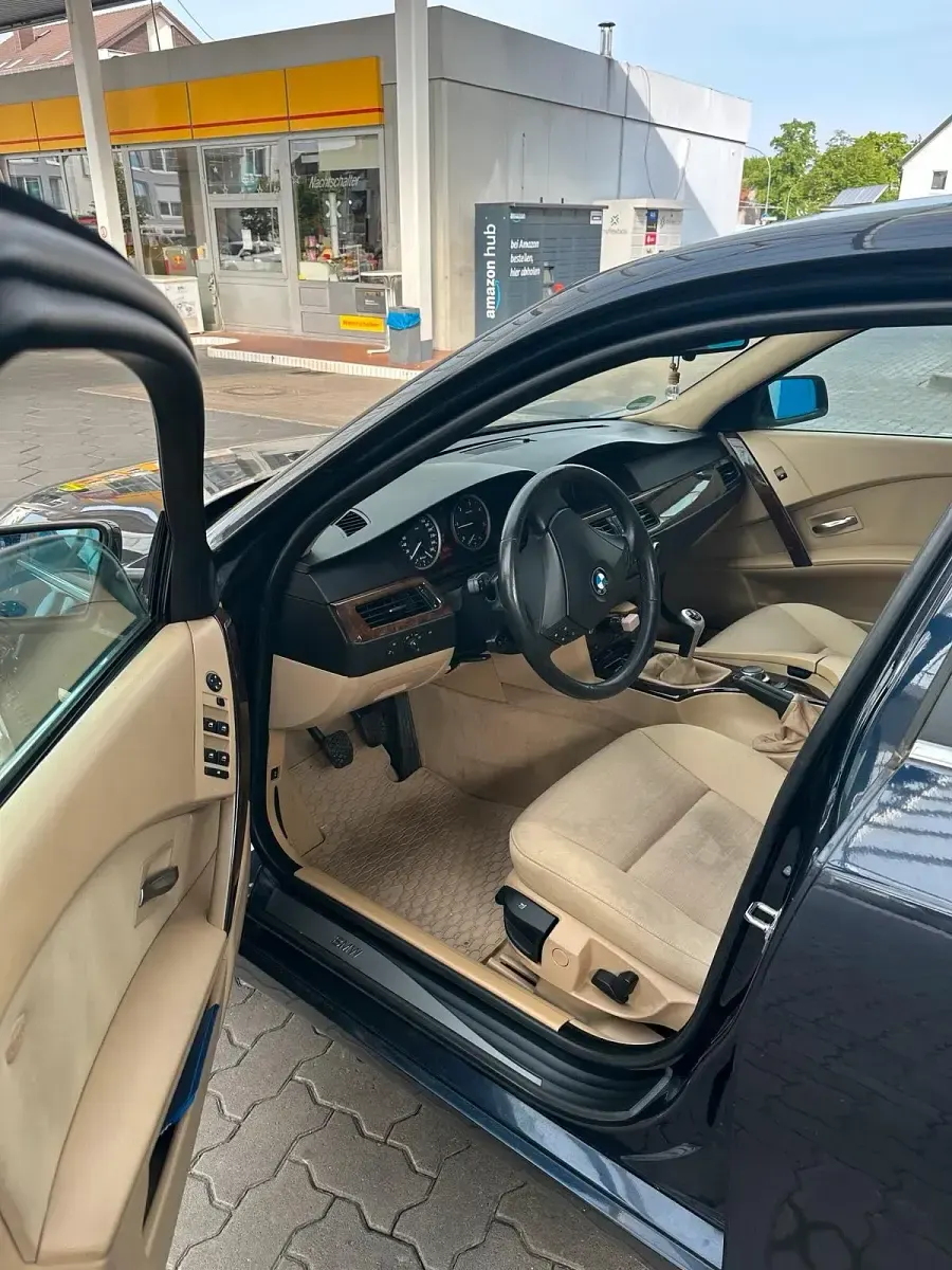 Gebraucht BMW 520 163 PS (119 kW) 2005 Blau Limousine