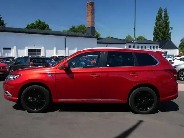Gebraucht Mitsubishi Outlander P-HEV Plus 224 PS (164 kW) 2020 Rot SUV
