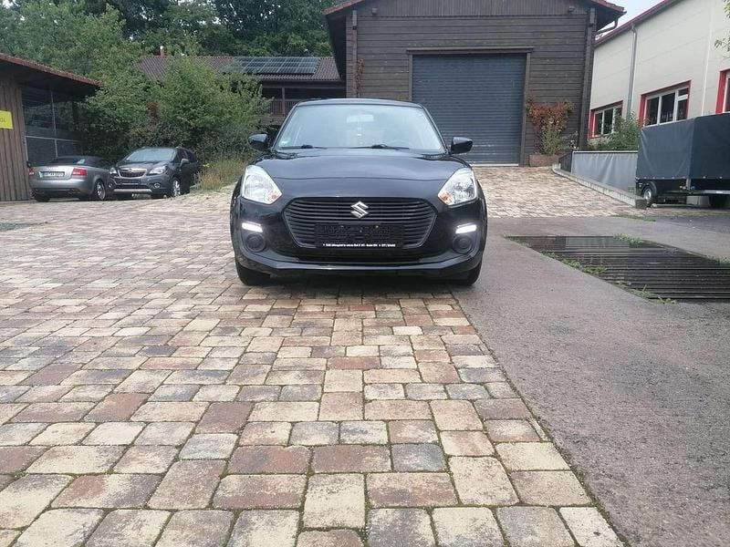 Gebraucht Suzuki Swift Basic 90 PS (66 kW) 2019 Schwarz Kleinwagen